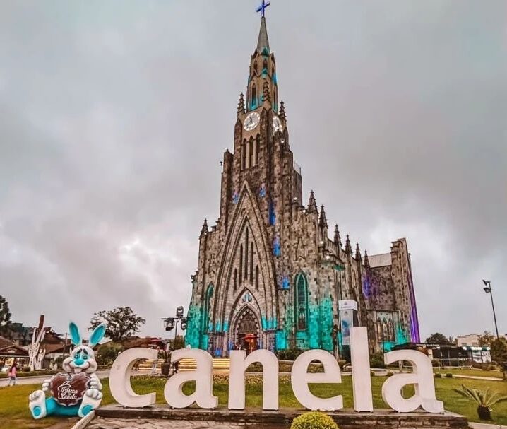 Catedral de Pedra de Canela com decoração de páscoa 2024