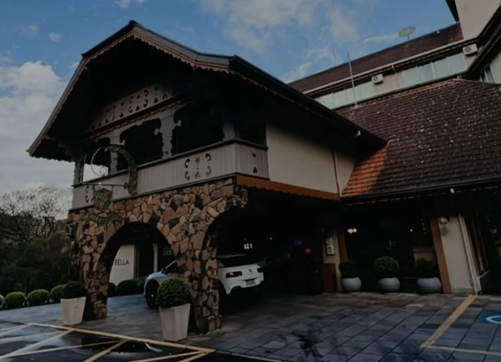 Frente do Hotel Villa Bella e Spa Gramado