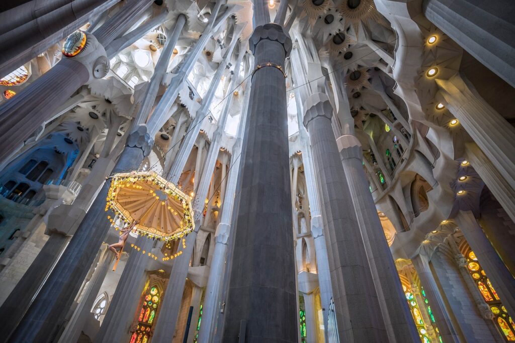 Colunas do templo da Sagrada Família.