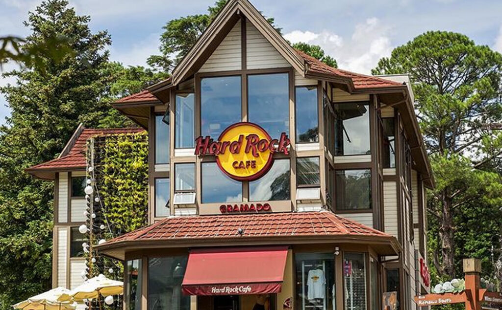 Frente do Hard Rock em Gramado, foto de dia.